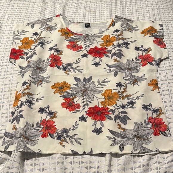 Floral Women's Top - Red, Orange, Gray - Picture 1 of 3